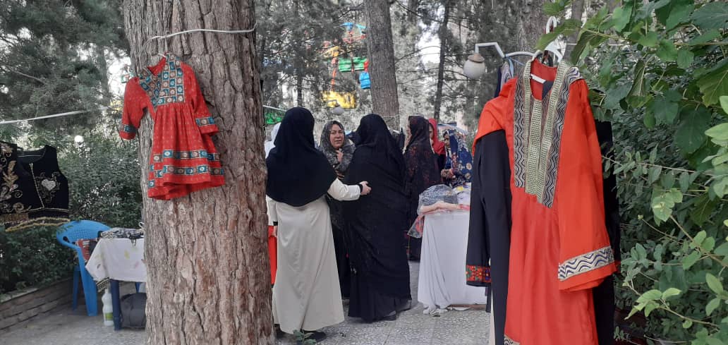 نهِ بزرگ، به خانه‌نشینی؛ زنان هراتی جمعه‌بازار شان را افتتاح کردند