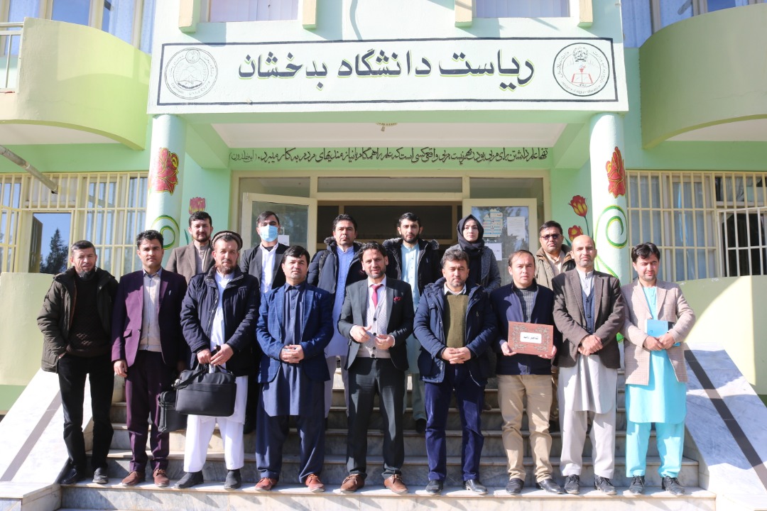 محتسبین امر به معروف، مانع ورود دختران بدخشانی به دانشگاه شده‌اند.