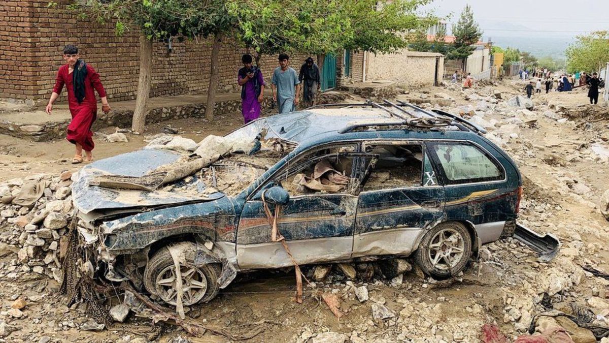مشت خشمگین سیل بر فرق افغانستان، 21 ولایت در معرض خطر جدی سیل‌زدگی