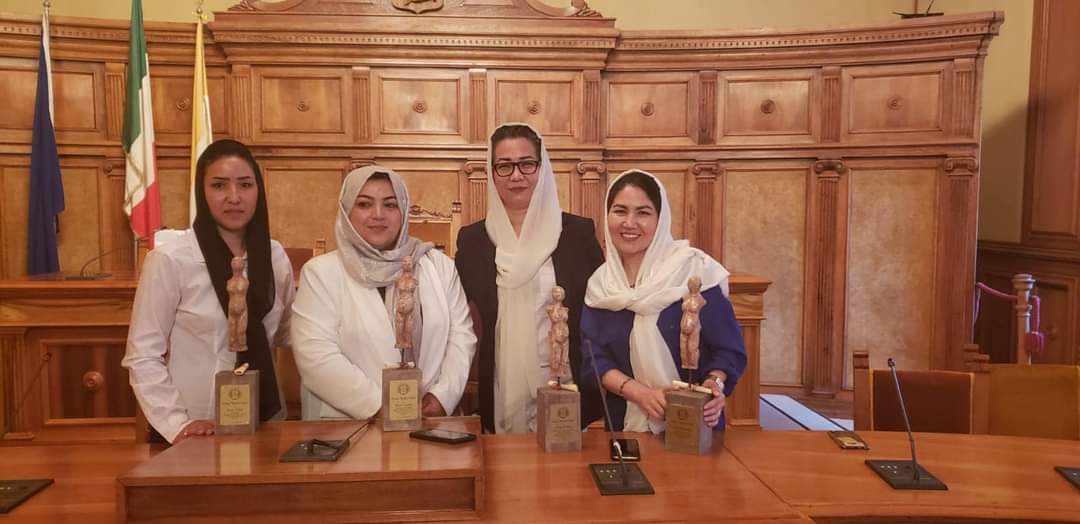 تقدیر از فعالان حقوق زن افغانستانی از سوی اتحادیه «دان اِنسیم» در ایتالیا