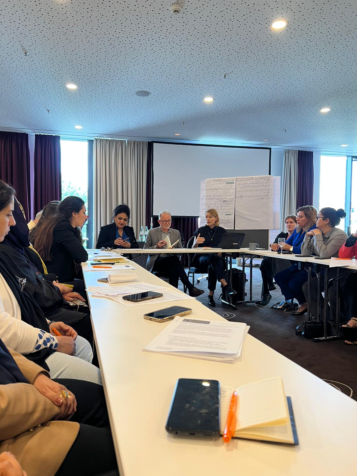 زنان افغان قربانی میدهد، جهانیان اعلامیه صادر میکند: