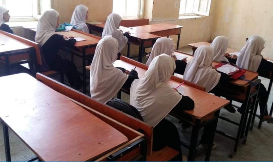 عفو بین الملل: آینده و آرزوهای هزاران دختر در افغانستان در خطر است