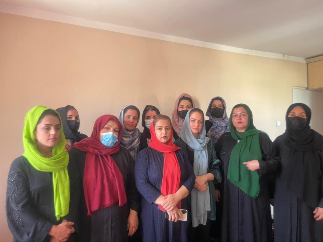 جنبش خودجوش زنان معترض افغانستان از اعتصاب غذایی تمنا زریاب پریانی و همراهان حمایت میکنند